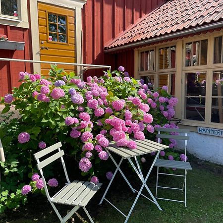 Kyrkstallet 1 Historiskt Med Baesta Laege Graenna Eksteriør billede